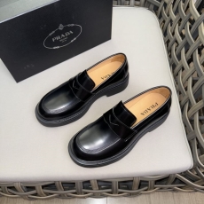 Prada Low Shoes